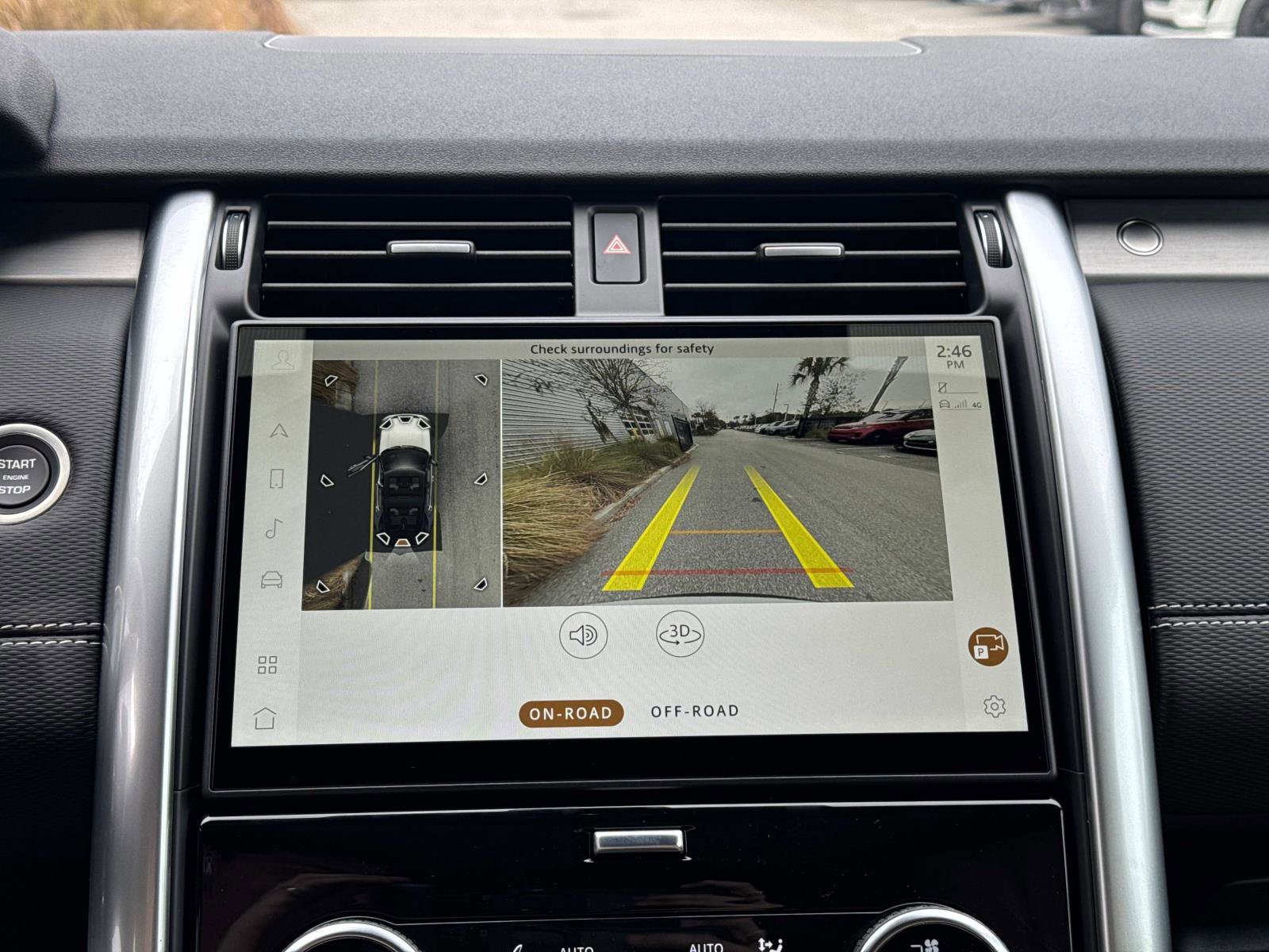 Certified 2025 Land Rover Discovery Dynamic SE image 24