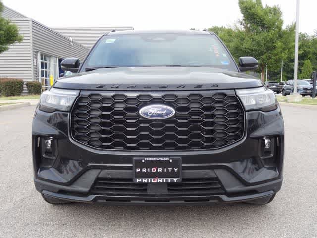 Used 2025 Ford Explorer ST-Line AWD/4WD image 5