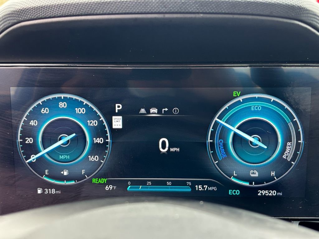 Used 2025 Hyundai Elantra Limited image 31