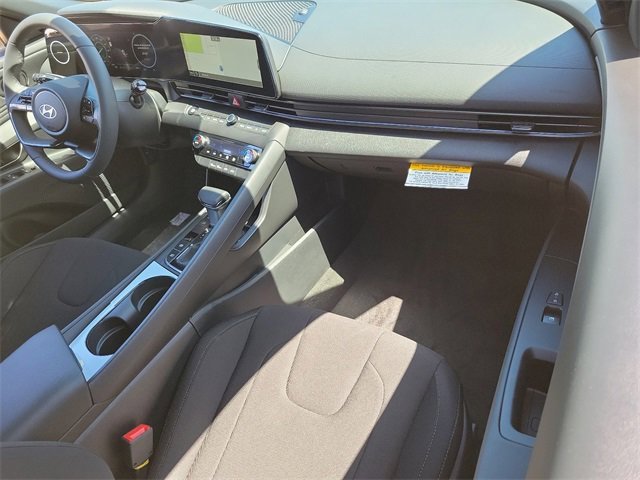 New 2025 Hyundai Elantra SEL image 17