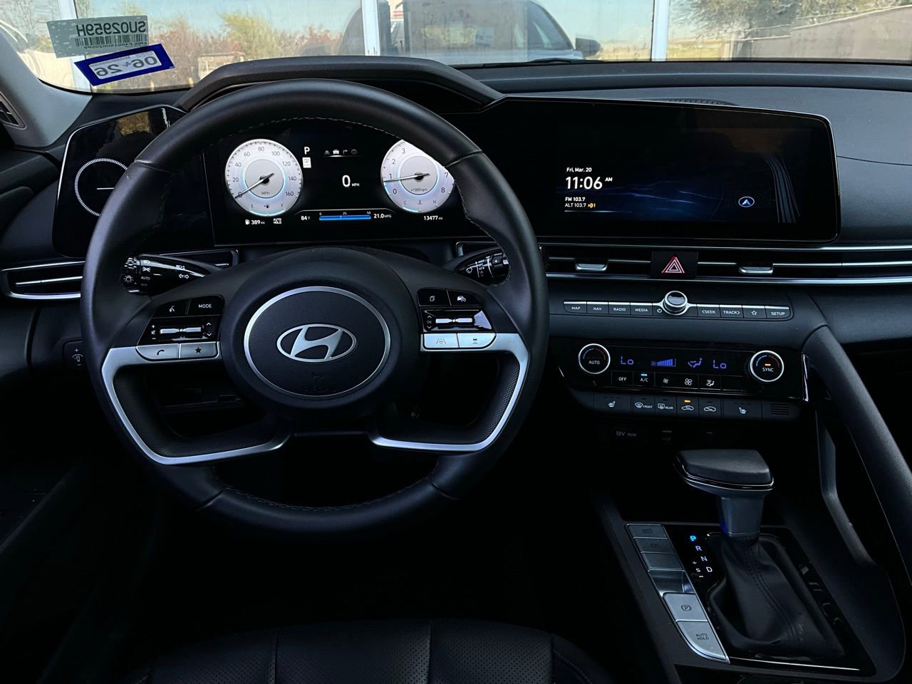 Used 2025 Hyundai Elantra Limited image 14