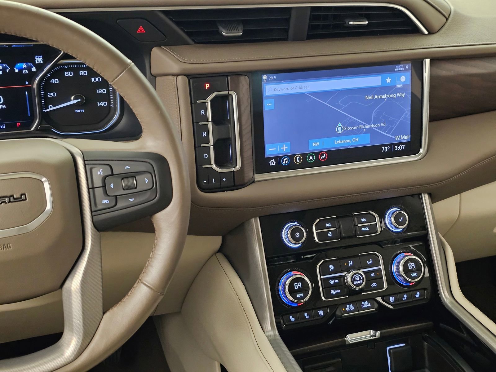 Used 2021 GMC Yukon Denali w/ Denali Premium Package AWD/4WD image 11