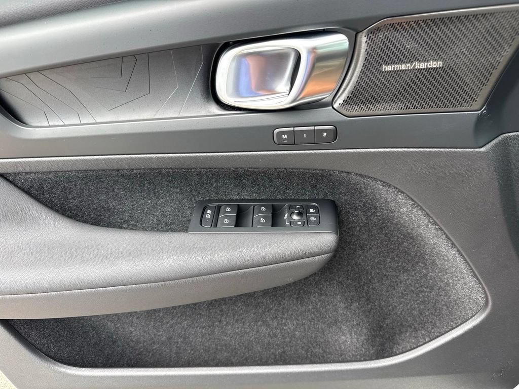 Certified 2023 Volvo XC40 Recharge Ultimate w/ Protection Package Premier AWD/4WD image 15