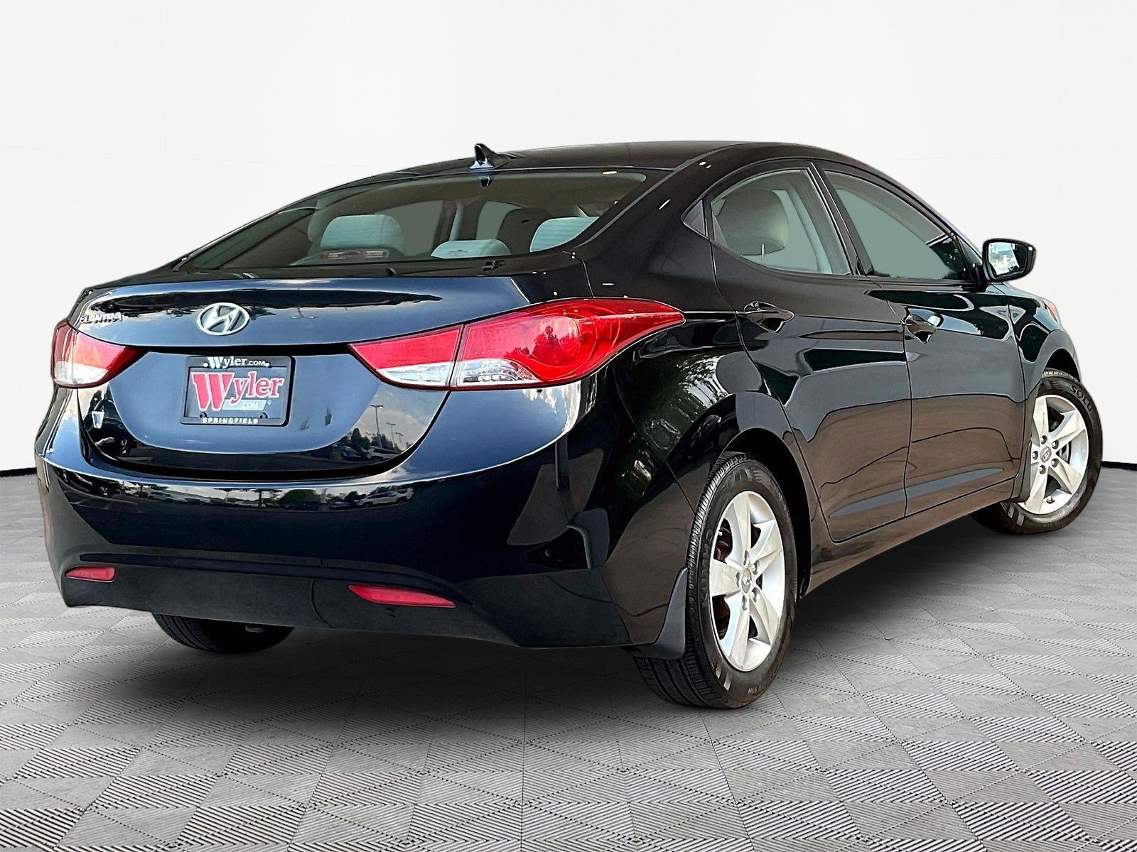 Used 2013 Hyundai Elantra GLS w/ Preferred Pkg FWD image 6