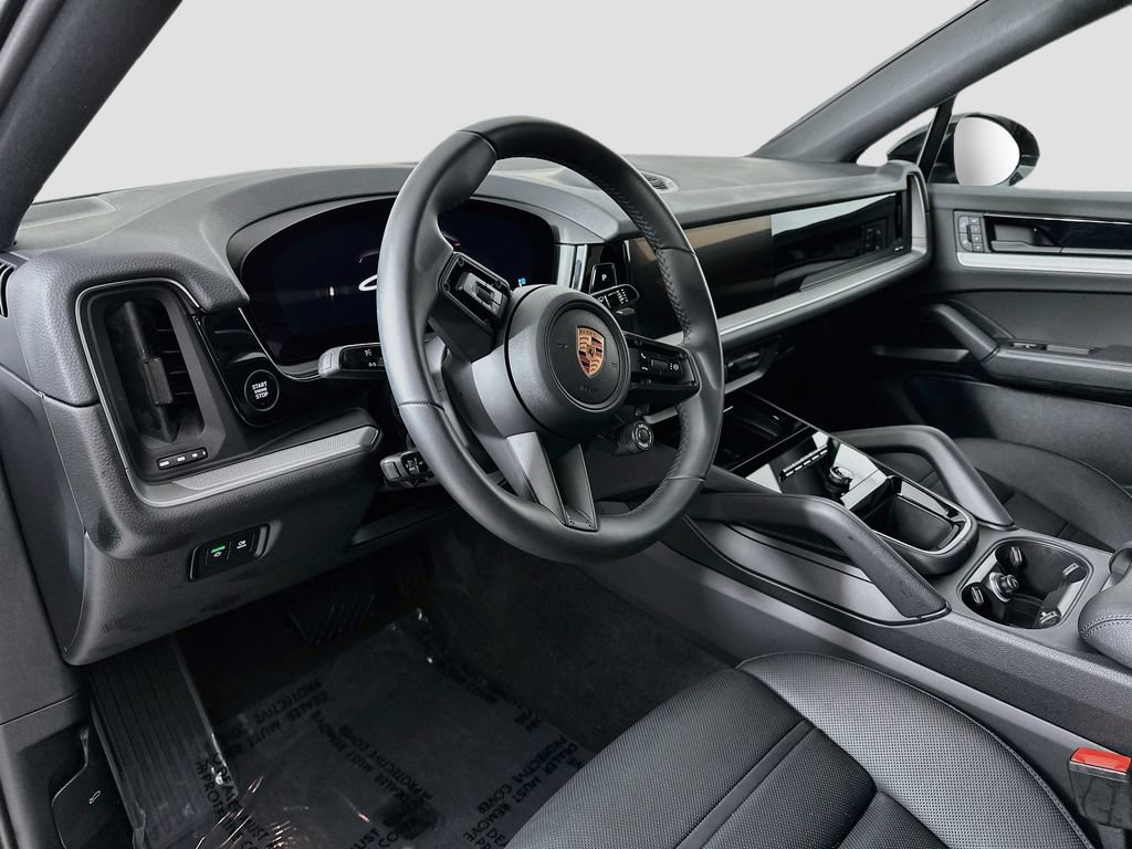 Certified 2026 Porsche Cayenne Coupe AWD/4WD image 4