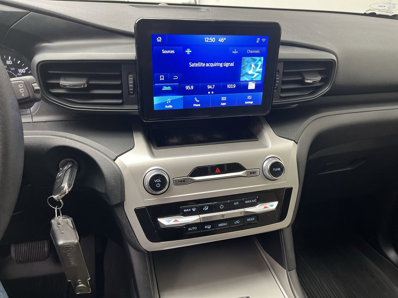 Used 2022 Ford Explorer 4WD image 17