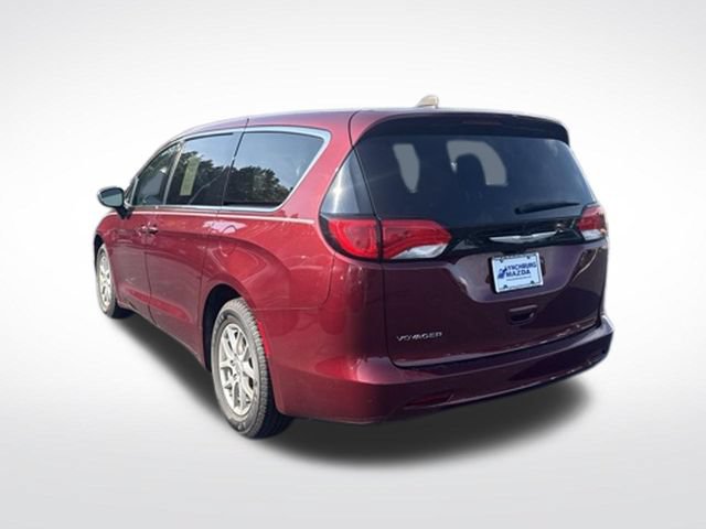 Used 2023 Chrysler Voyager LX FWD image 4