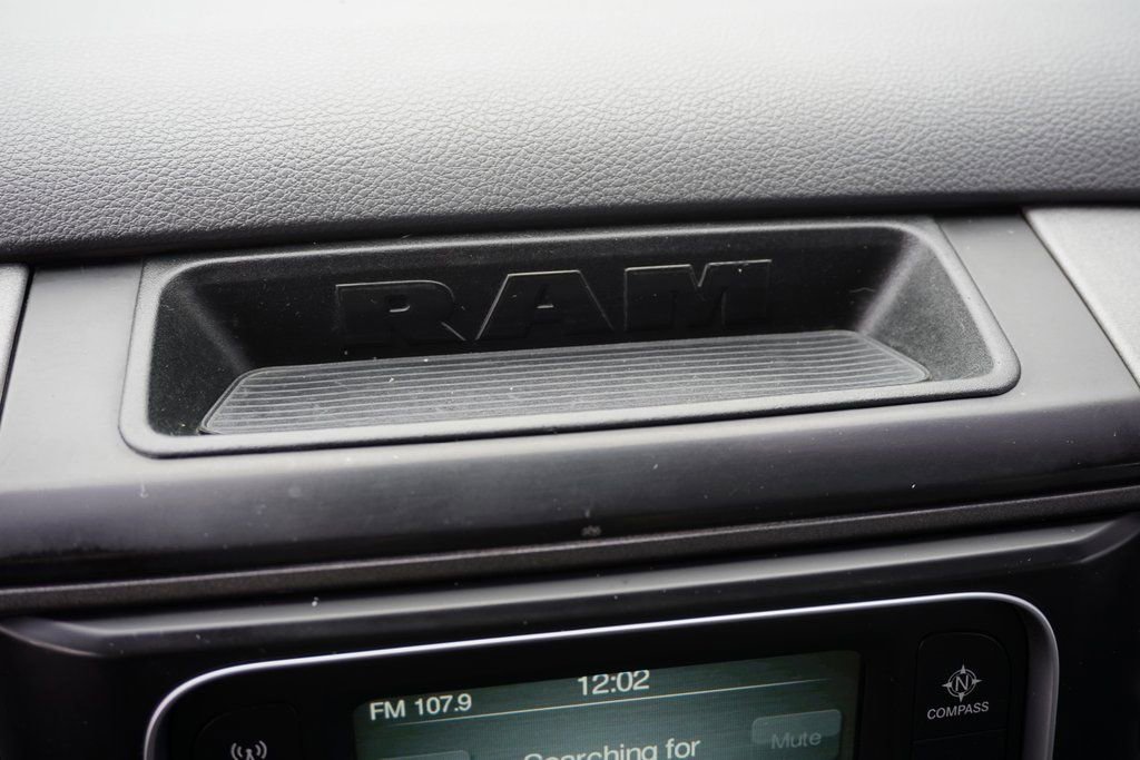 Used 2017 RAM 1500 Express image 25