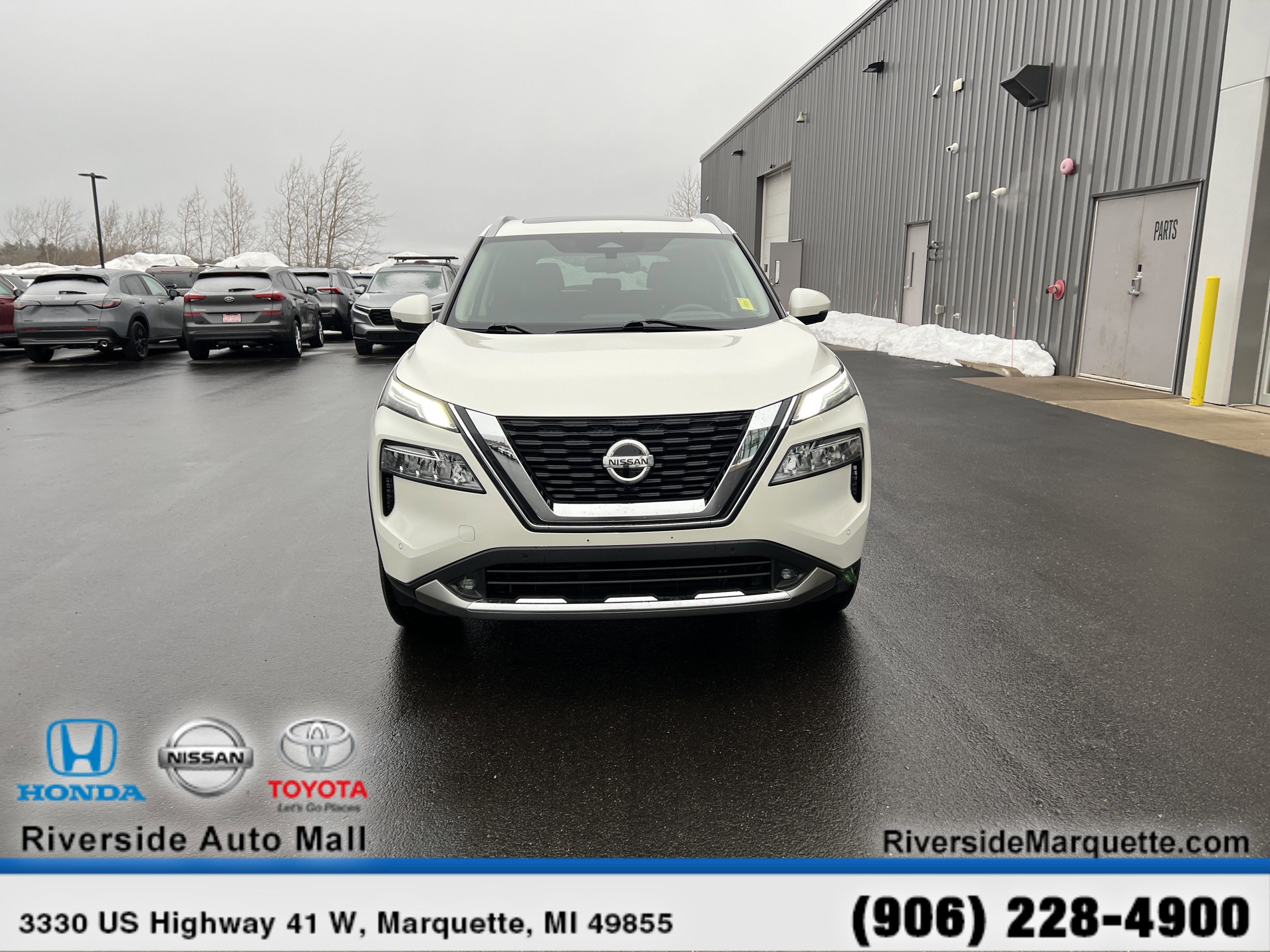 Used 2021 Nissan Rogue Platinum AWD/4WD image 2