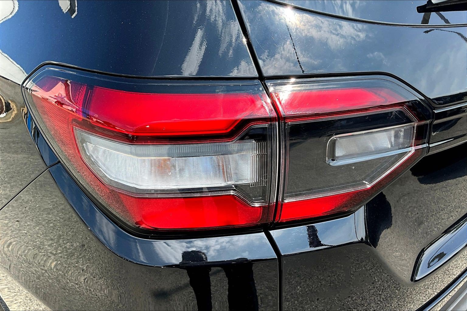 Used 2025 Honda Pilot Elite image 33