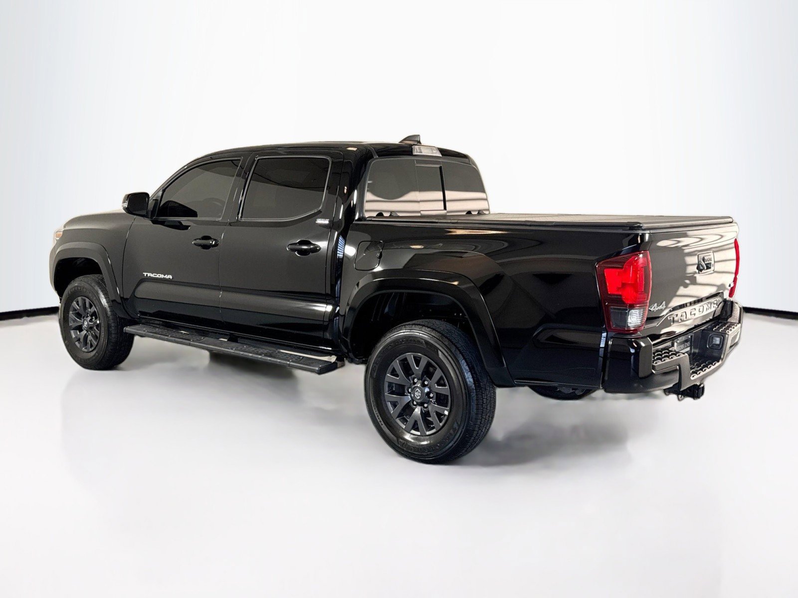 Used 2023 Toyota Tacoma SR image 3
