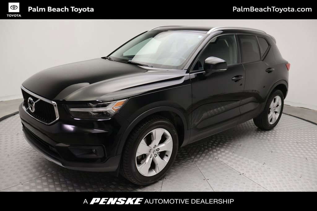 Used 2021 Volvo XC40 T4 Momentum w/ Premium Package FWD video 1
