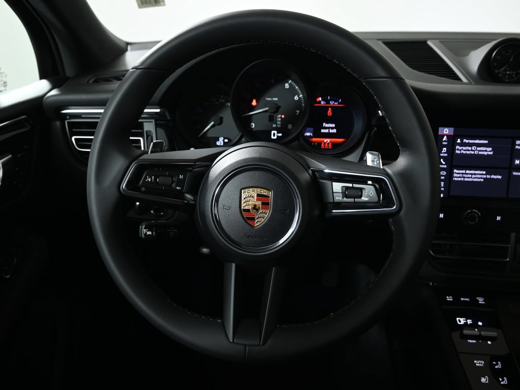 Used 2026 Porsche Macan AWD/4WD image 18