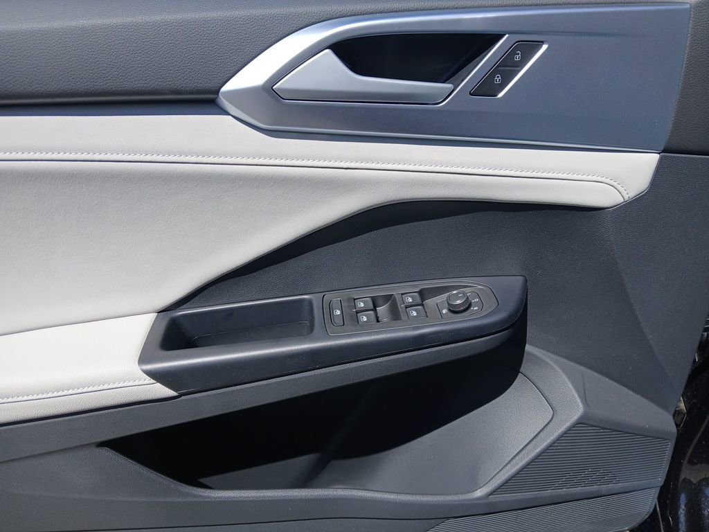 New 2026 Volkswagen Taos SE AWD/4WD image 11