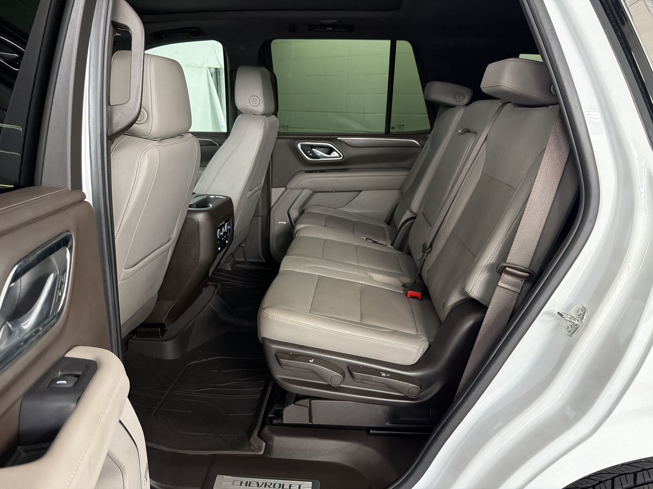 Used 2023 Chevrolet Tahoe LT w/ Luxury Package RWD image 15