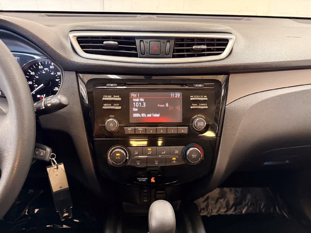 Used 2016 Nissan Rogue S FWD image 16