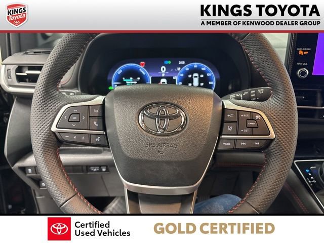 Used 2025 Toyota Sienna XSE w/ XSE Premium Package image 29