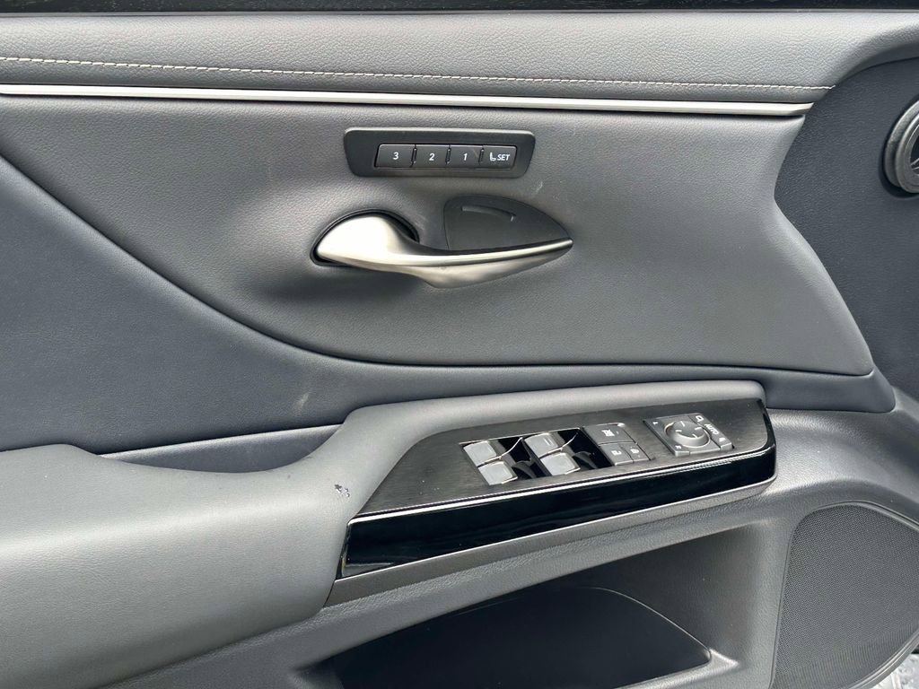 New 2025 Lexus ES 350 w/ Premium Package image 13