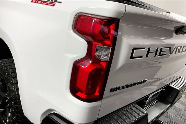 Used 2024 Chevrolet Silverado 1500 LT Trail Boss w/ LPO, Dark Essentials Package AWD/4WD image 23
