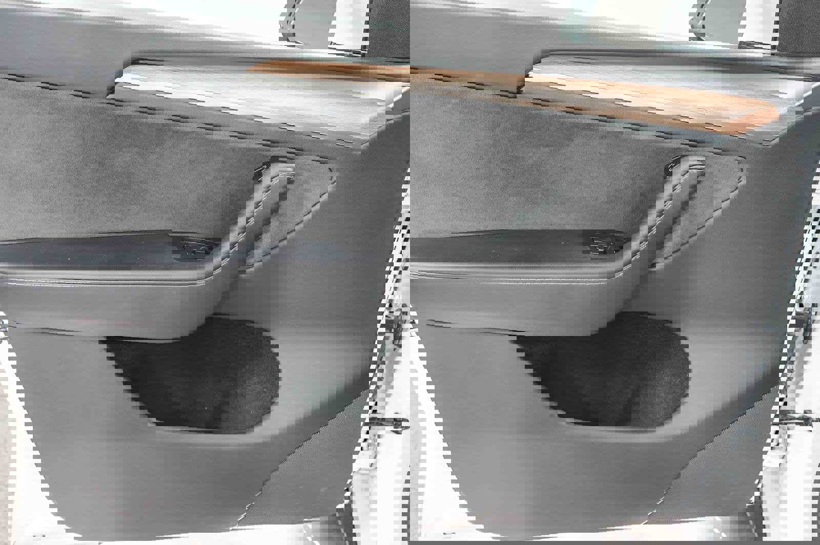 Used 2024 Tesla Model Y Long Range image 24