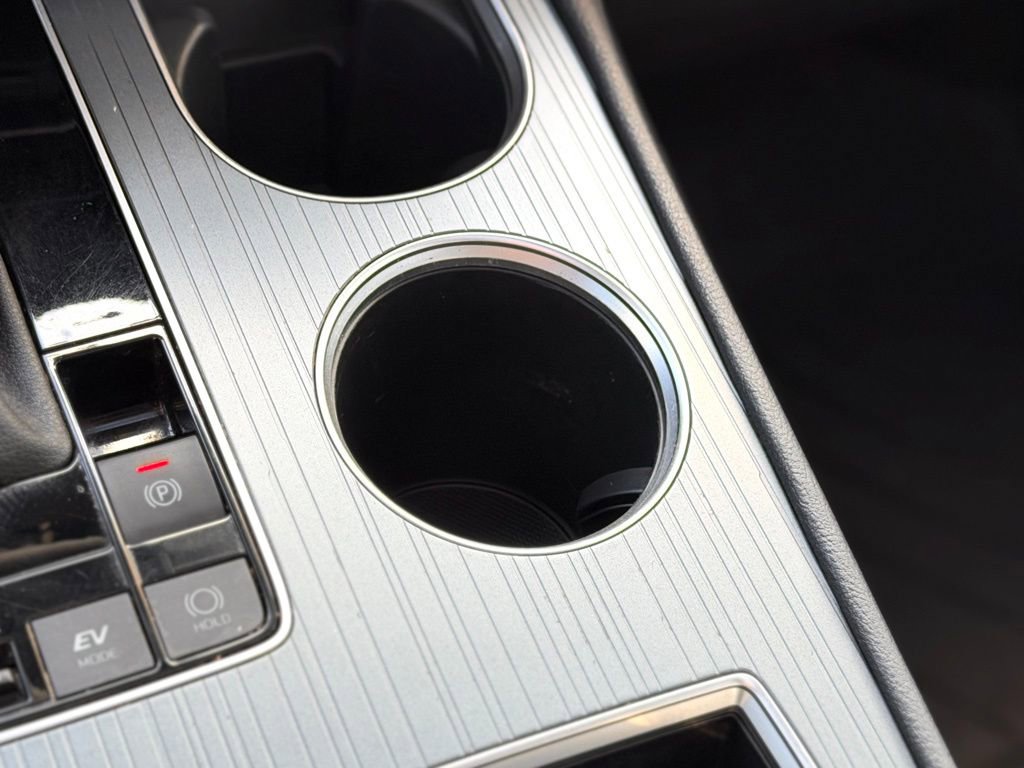 Used 2023 Toyota Sienna XLE Woodland Edition image 18