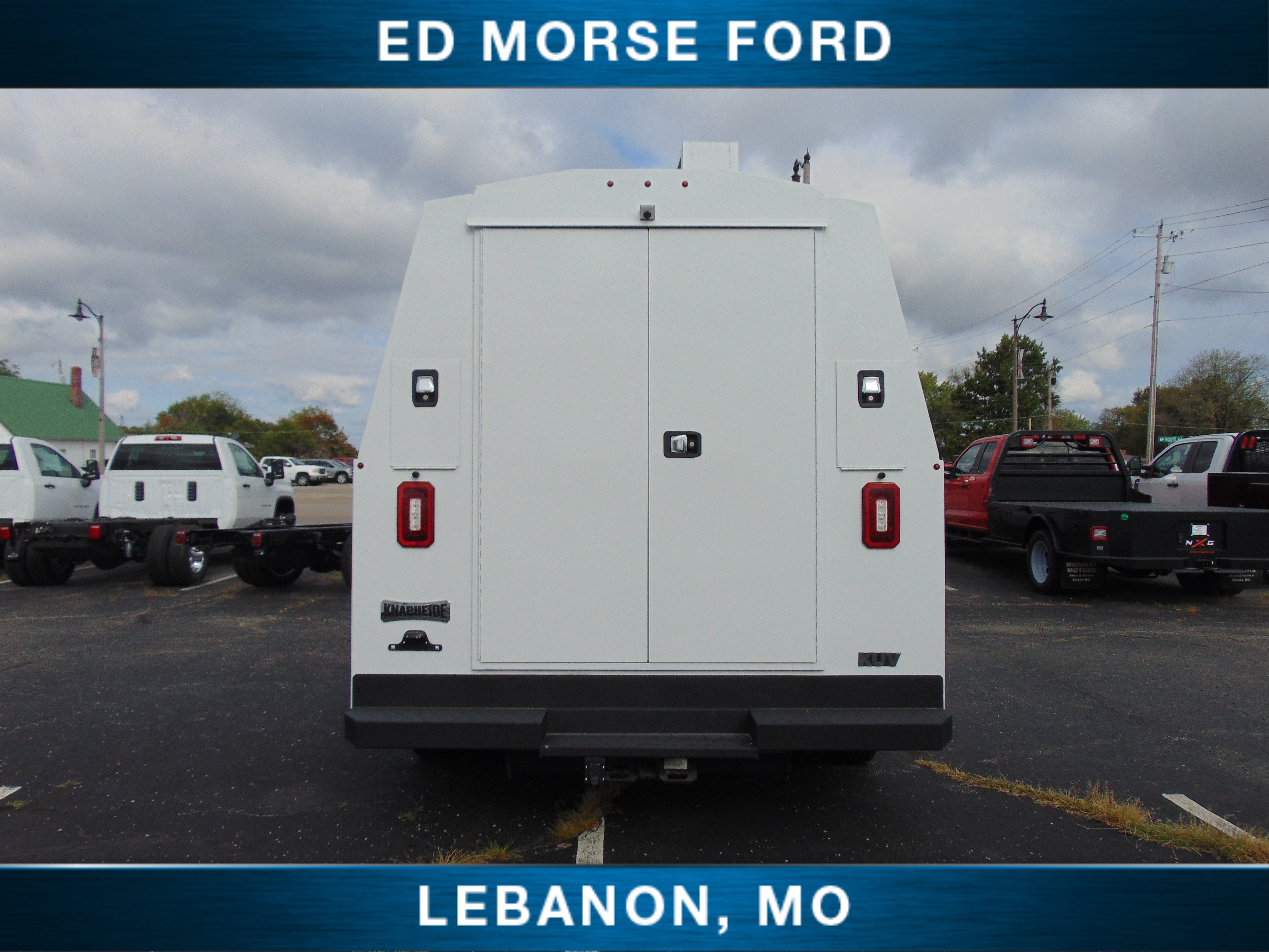 New 2027 Ford E-350 and Econoline 350 Super Duty w/ Power Equipment Group RWD image 3