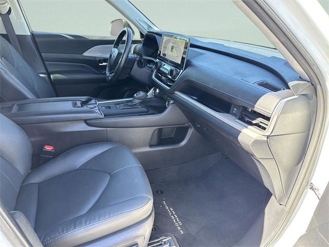 Used 2024 Toyota Grand Highlander Limited image 18