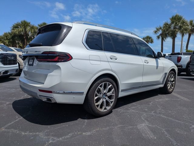 Used 2025 BMW X7 xDrive40i w/ Executive Package image 4