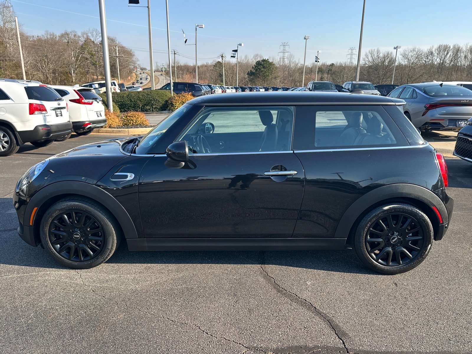 Used 2018 MINI Cooper 2-Door Hardtop image 5