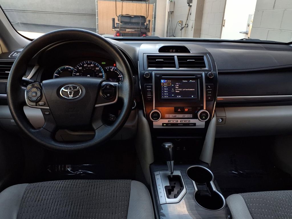 Used 2013 Toyota Camry LE image 18