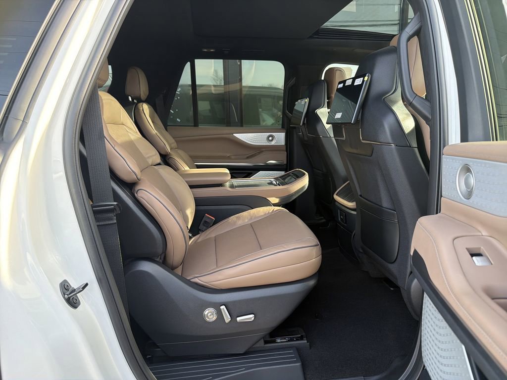 New 2025 Lincoln Navigator L Black Label image 8