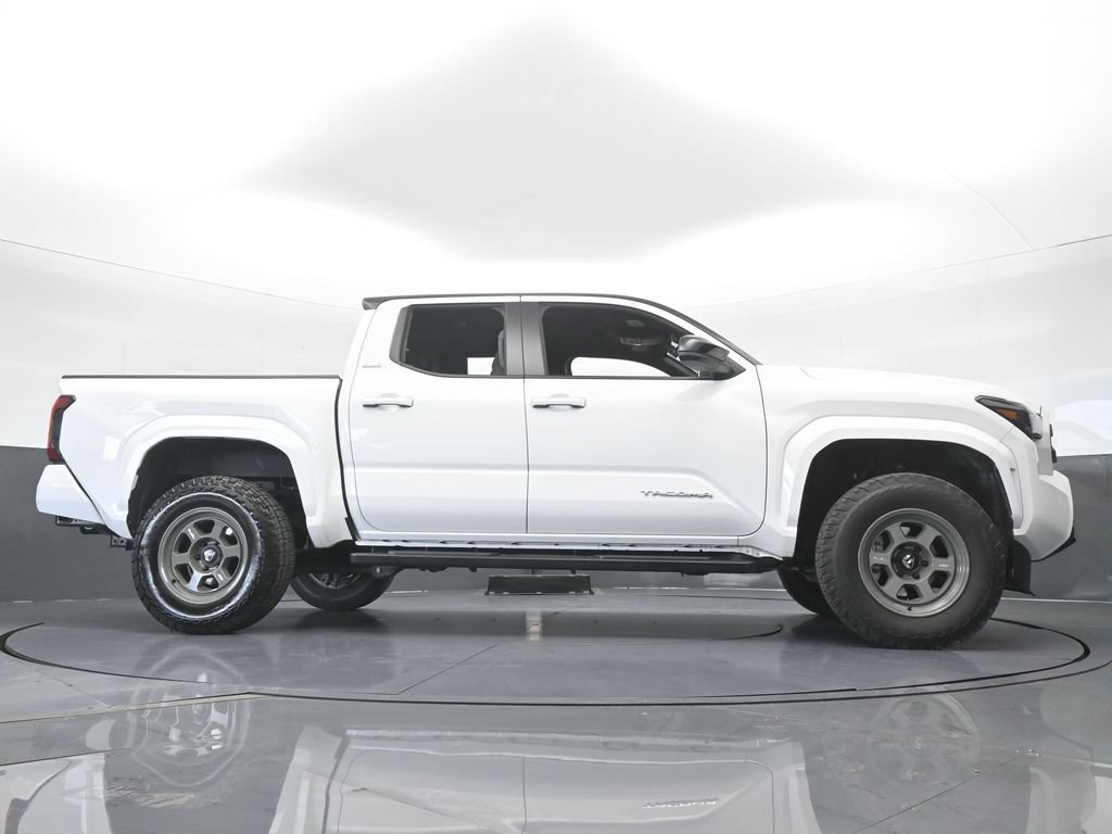 Used 2025 Toyota Tacoma SR5 AWD/4WD image 60