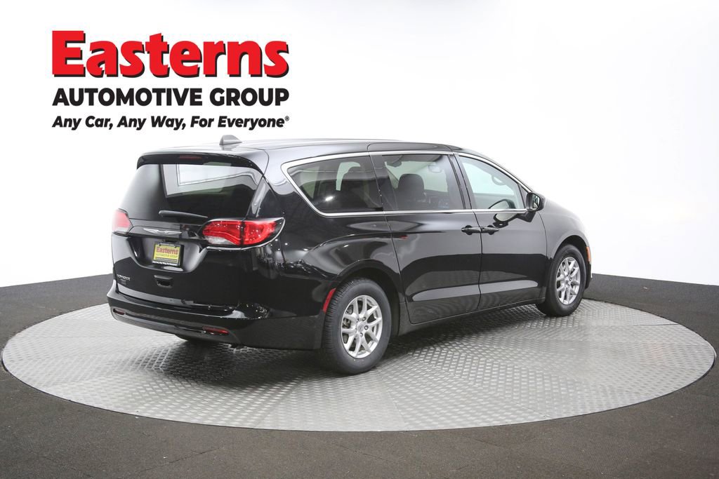 Used 2024 Chrysler Voyager LX image 39