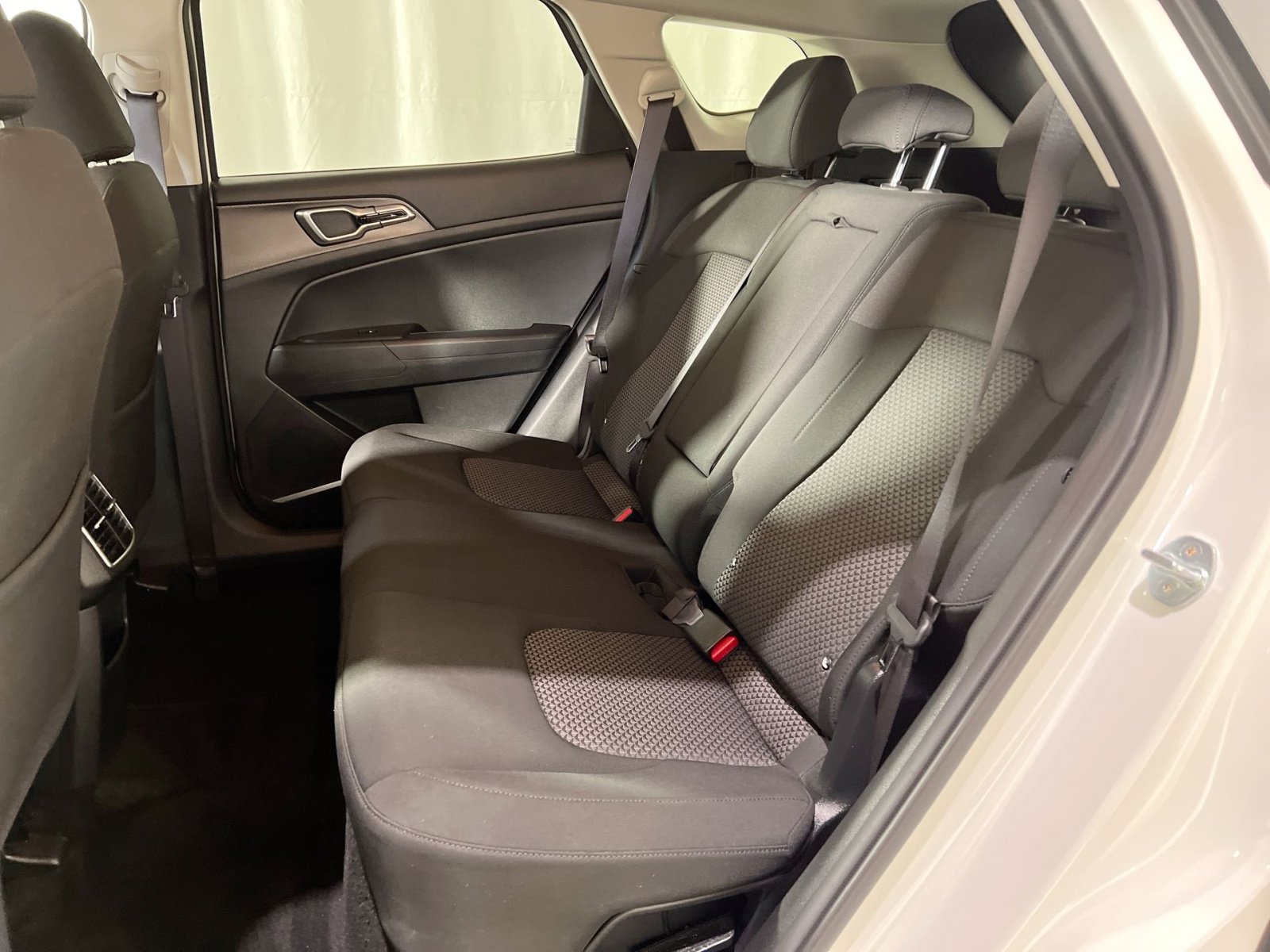 Used 2023 Kia Sportage LX image 21