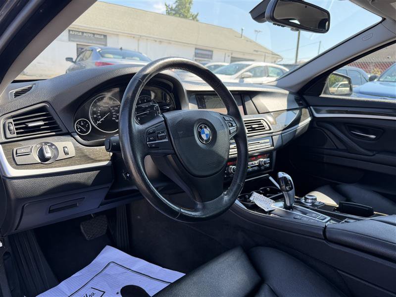 Used 2012 BMW 550i xDrive Sedan AWD/4WD image 12