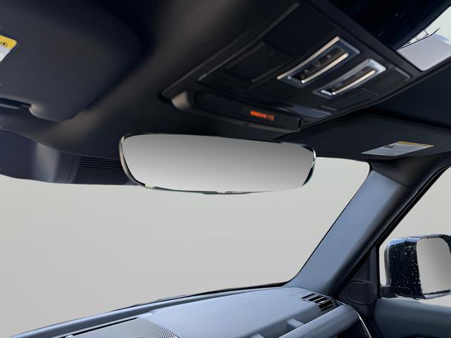 Certified 2025 Land Rover Defender 90 X-Dynamic SE image 29