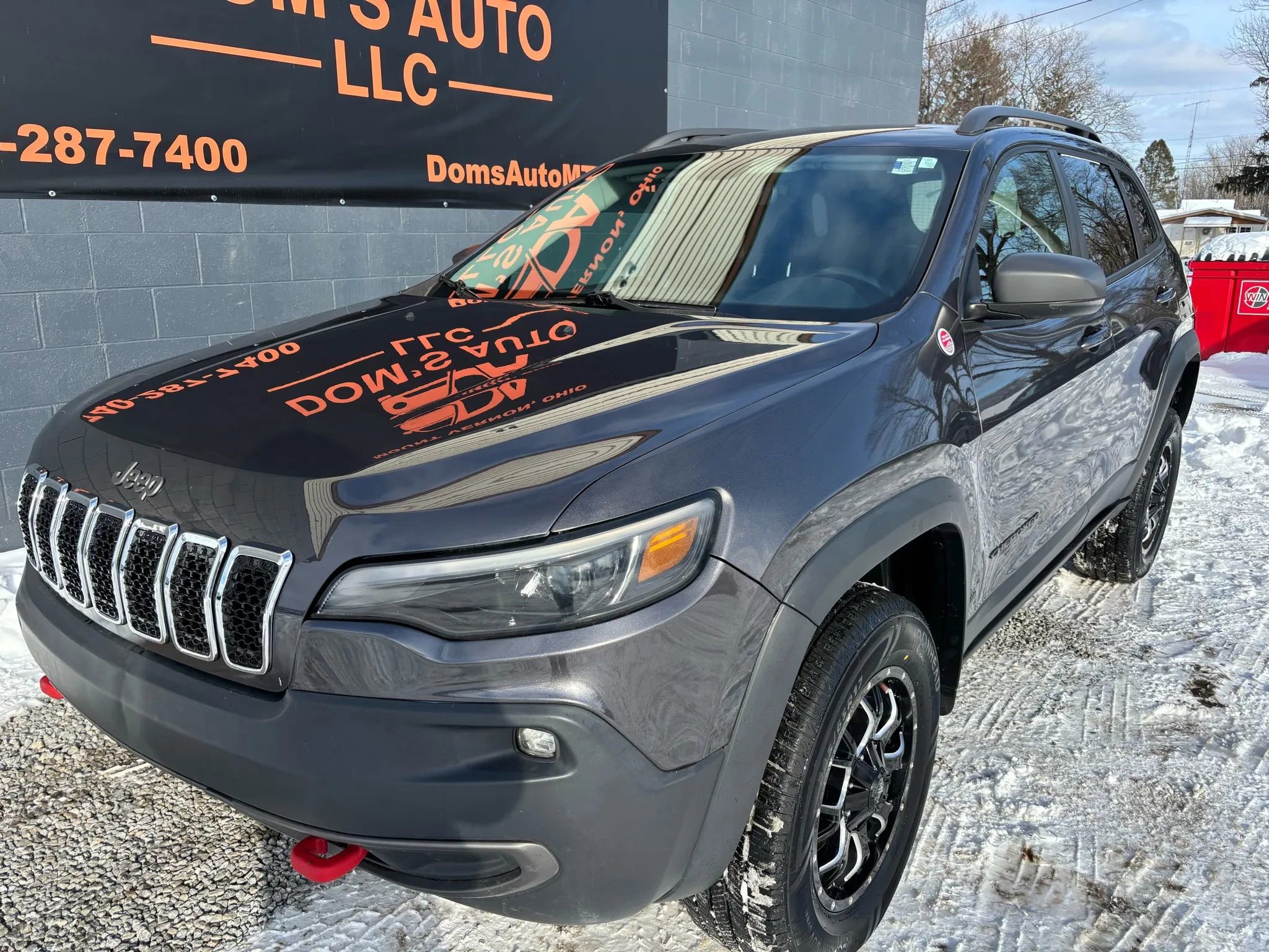Used 2019 Jeep Cherokee Trailhawk image 11