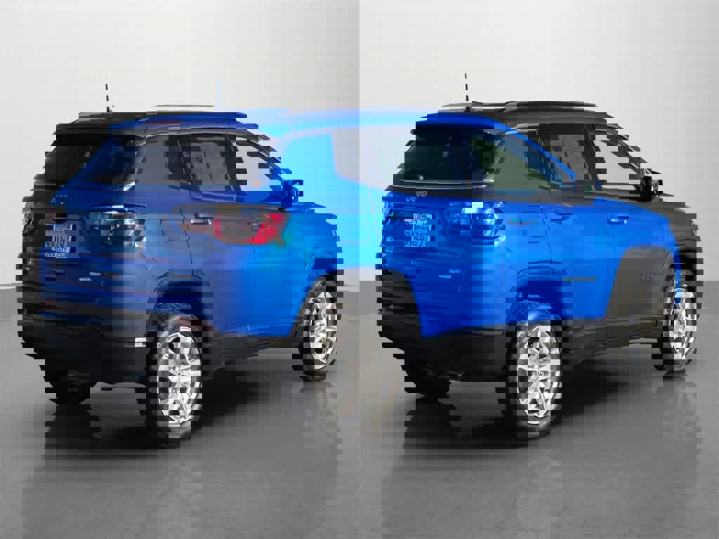 Used 2022 Jeep Compass Latitude image 5