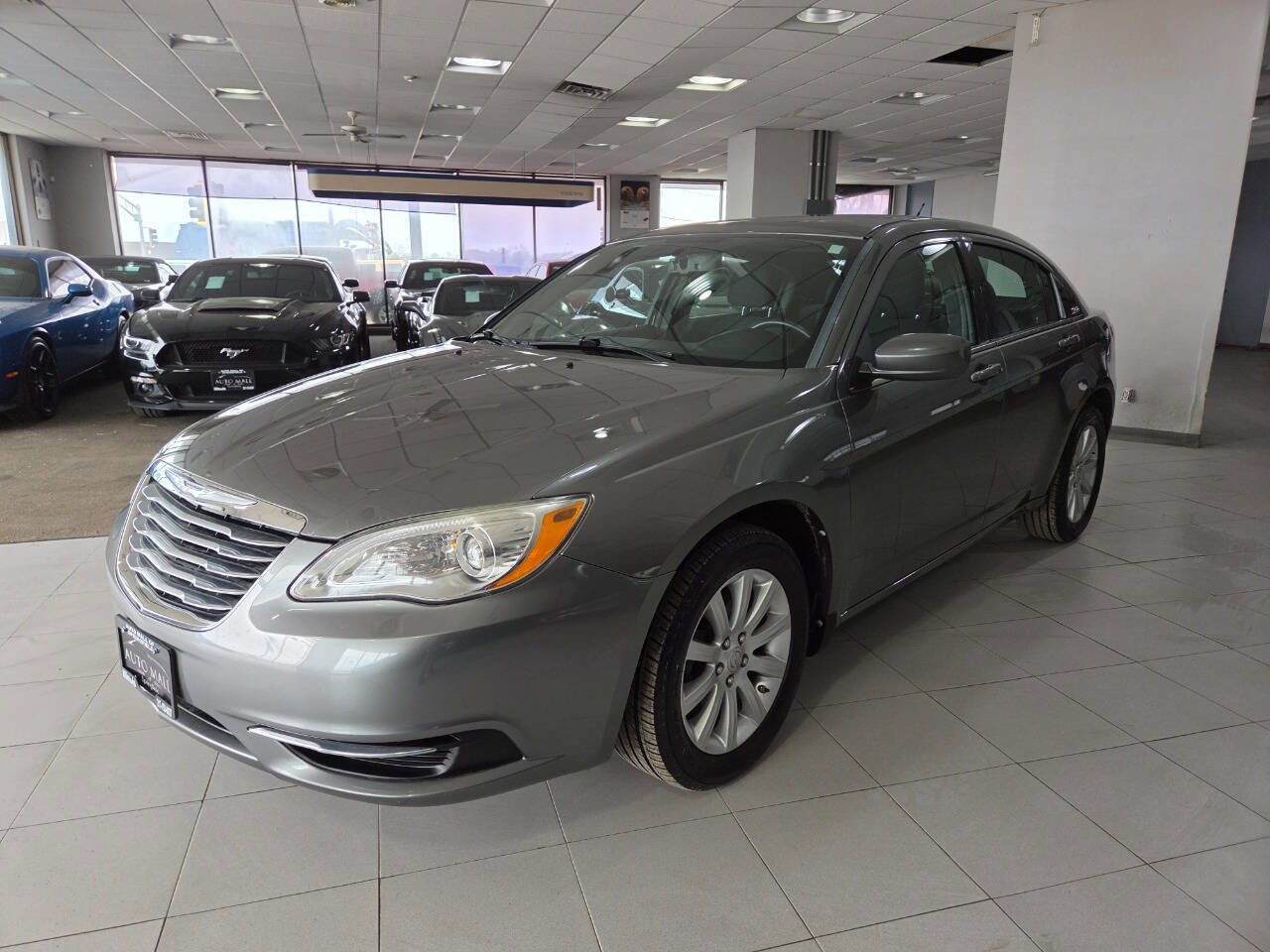 Used 2013 Chrysler 200 Touring image 3