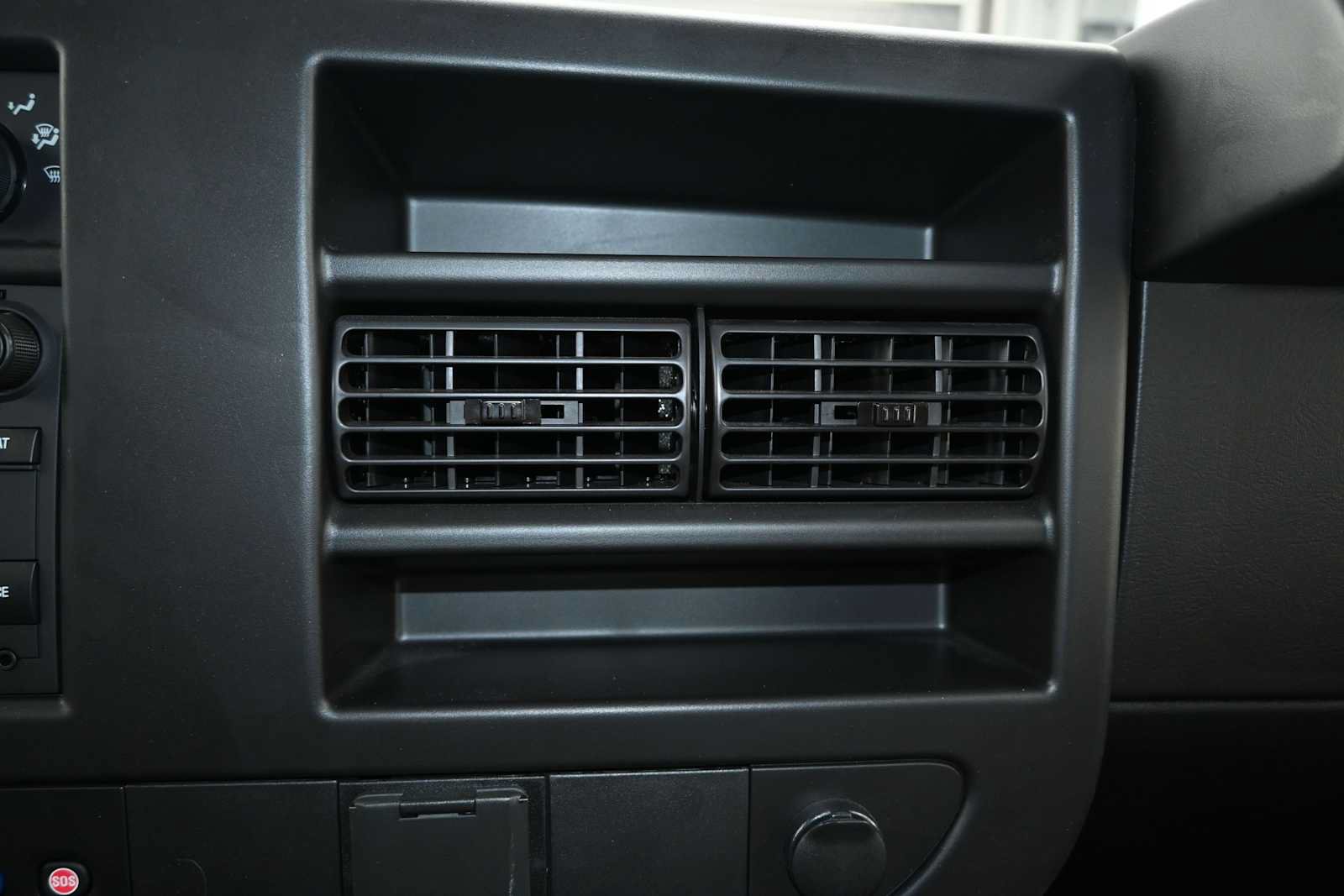 Used 2024 GMC Savana 4500 w/ Power Convenience Package RWD image 14