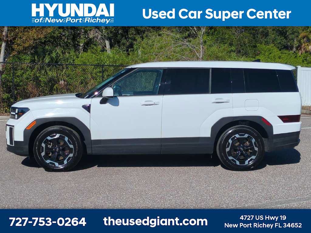 Used 2026 Hyundai Santa Fe SE FWD image 2