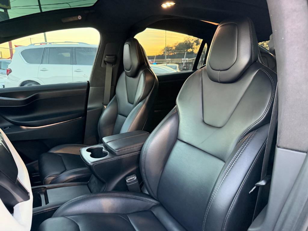 Used 2018 Tesla Model X 75D image 13