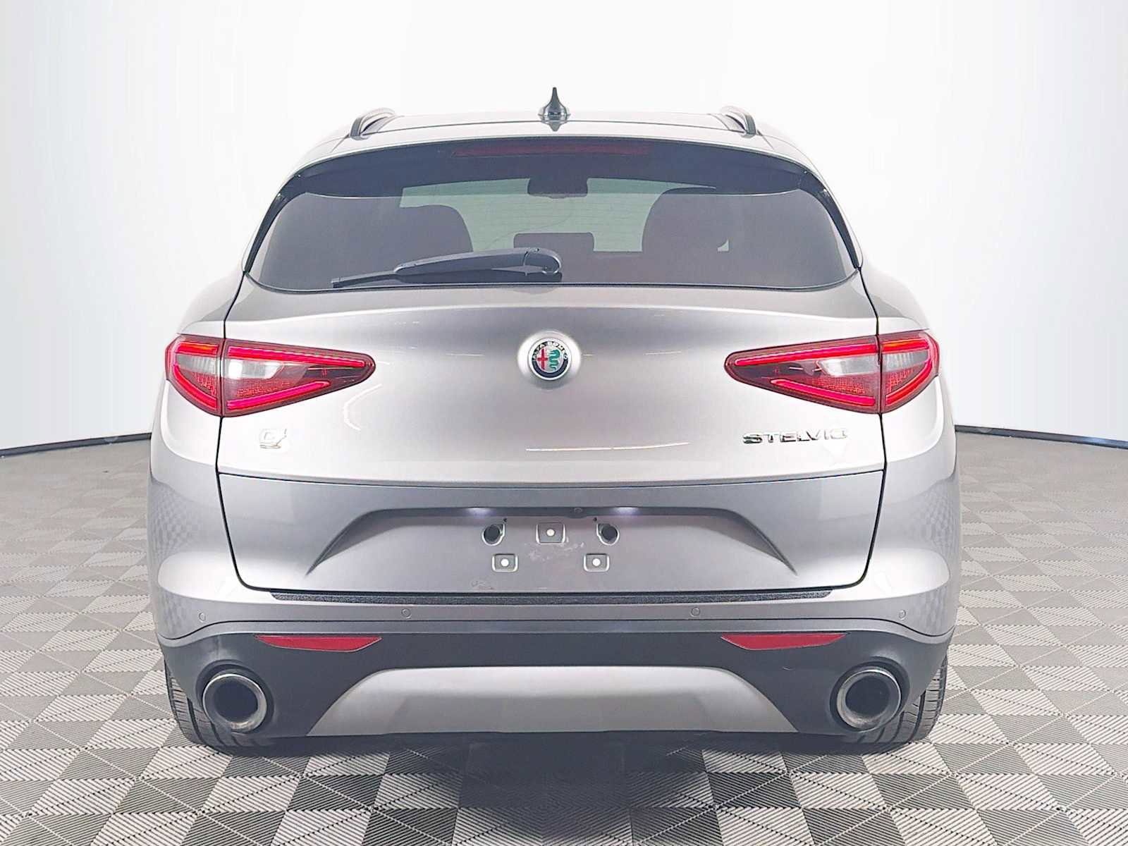 Used 2019 Alfa Romeo Stelvio Sport w/ Quick Order Package 22J Sport AWD/4WD image 6