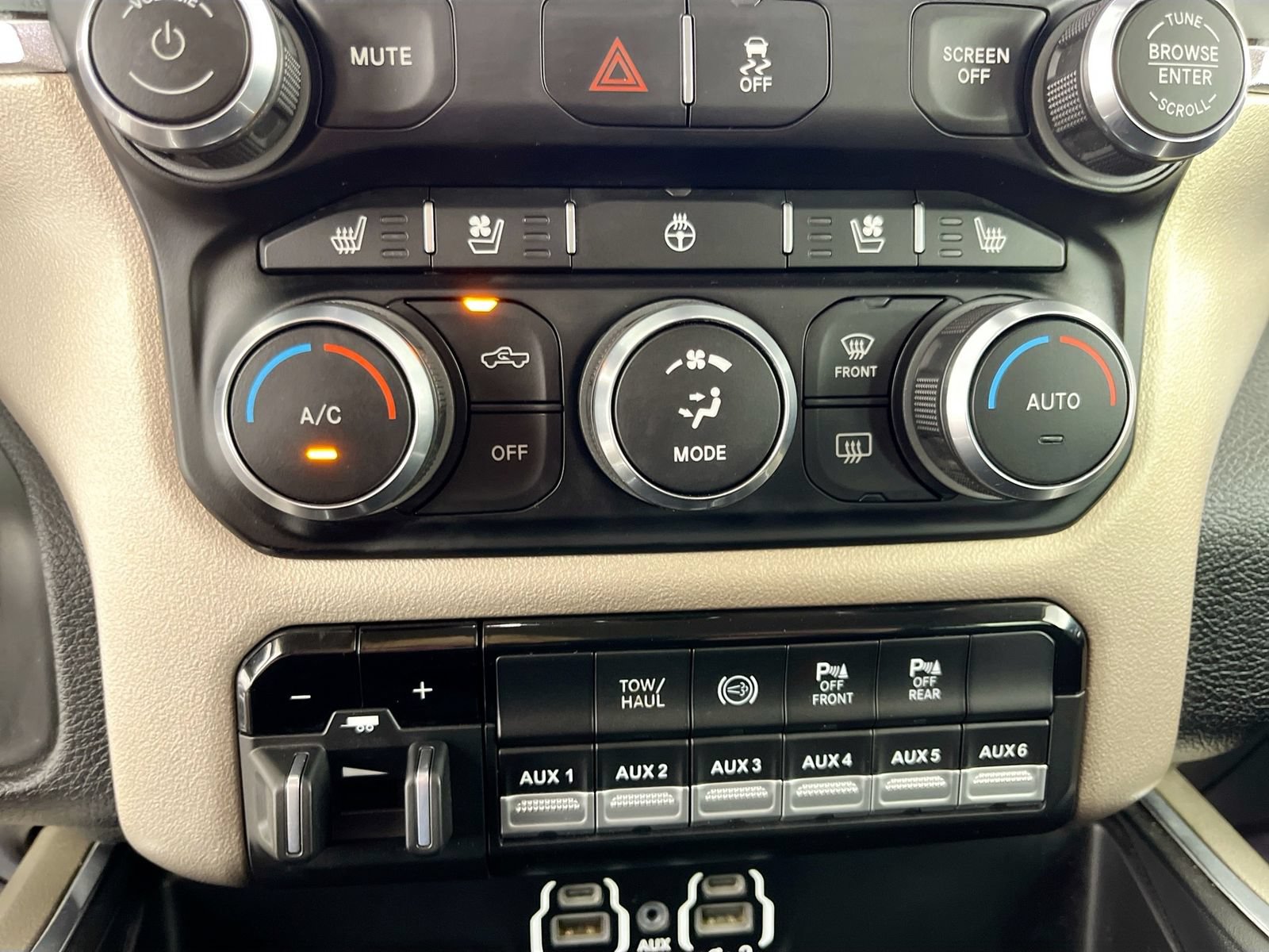 Used 2022 RAM 3500 Laramie AWD/4WD image 21