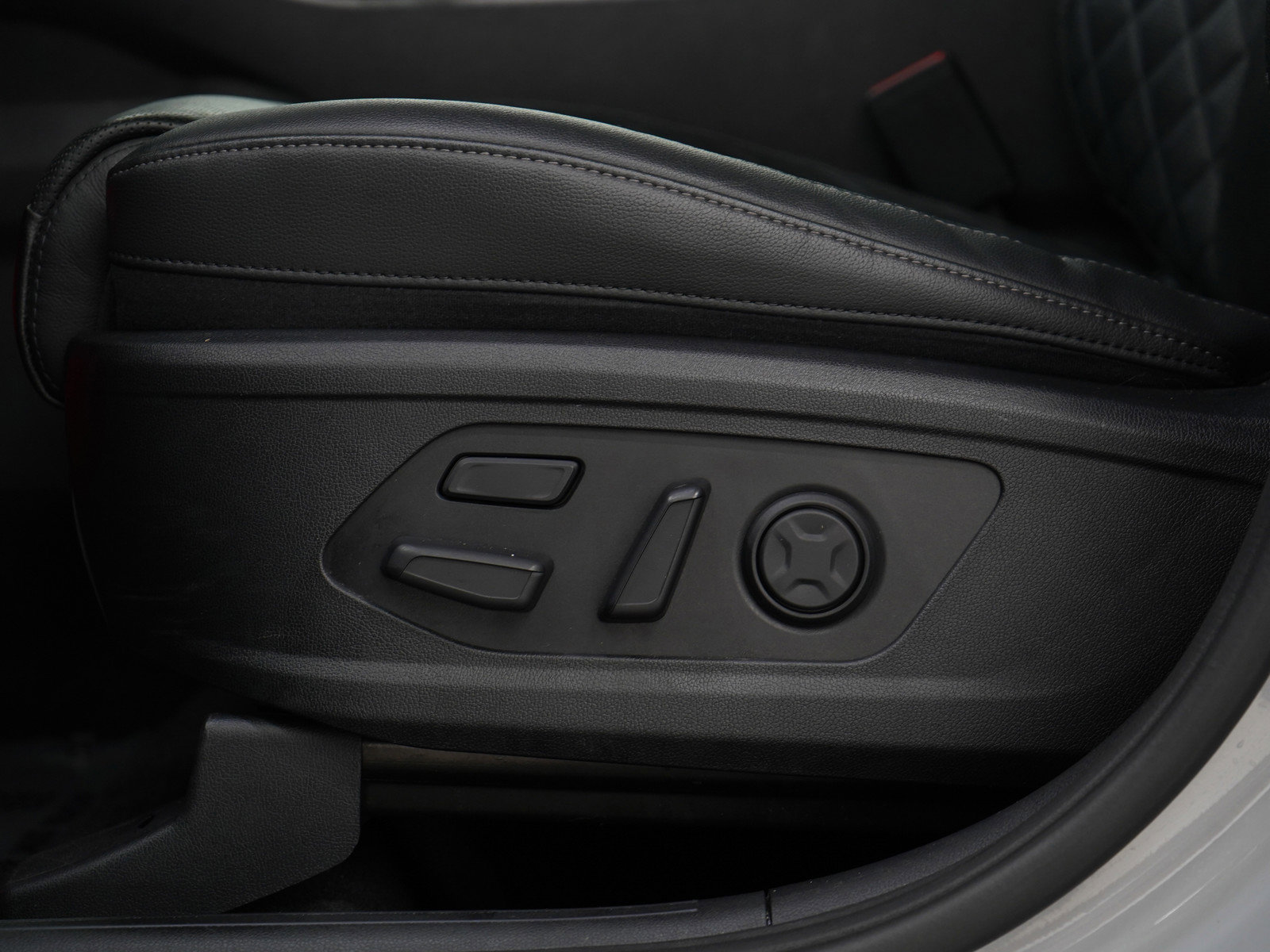 Used 2023 Kia Sorento SX Prestige image 23