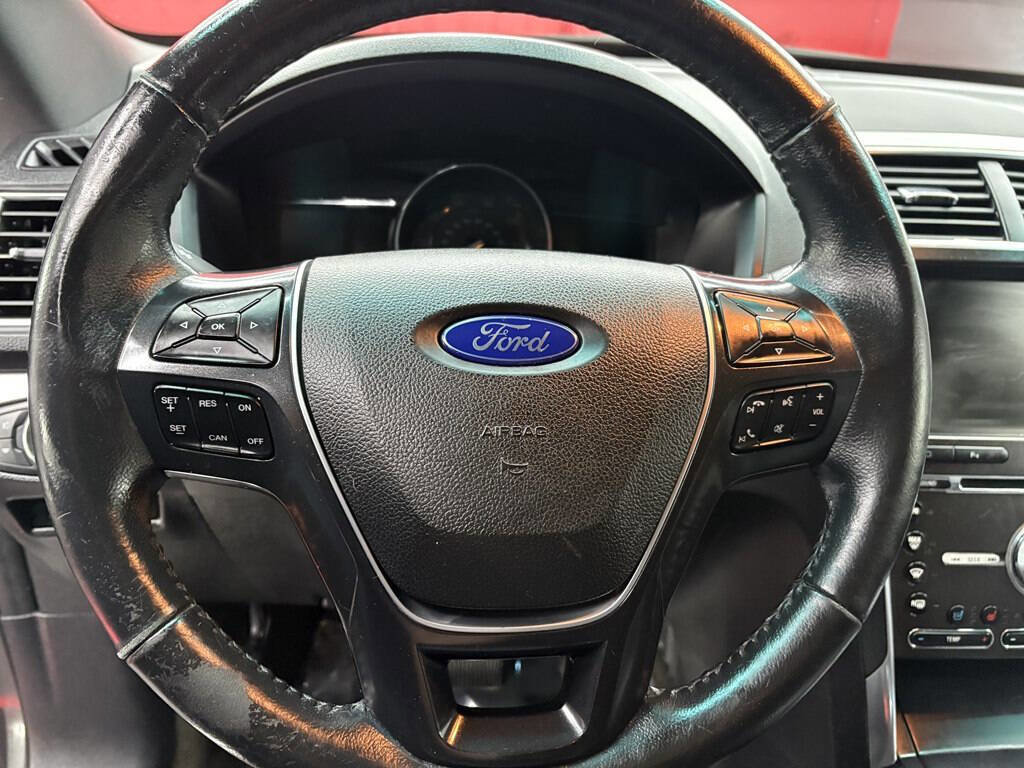 Used 2016 Ford Explorer Limited image 15
