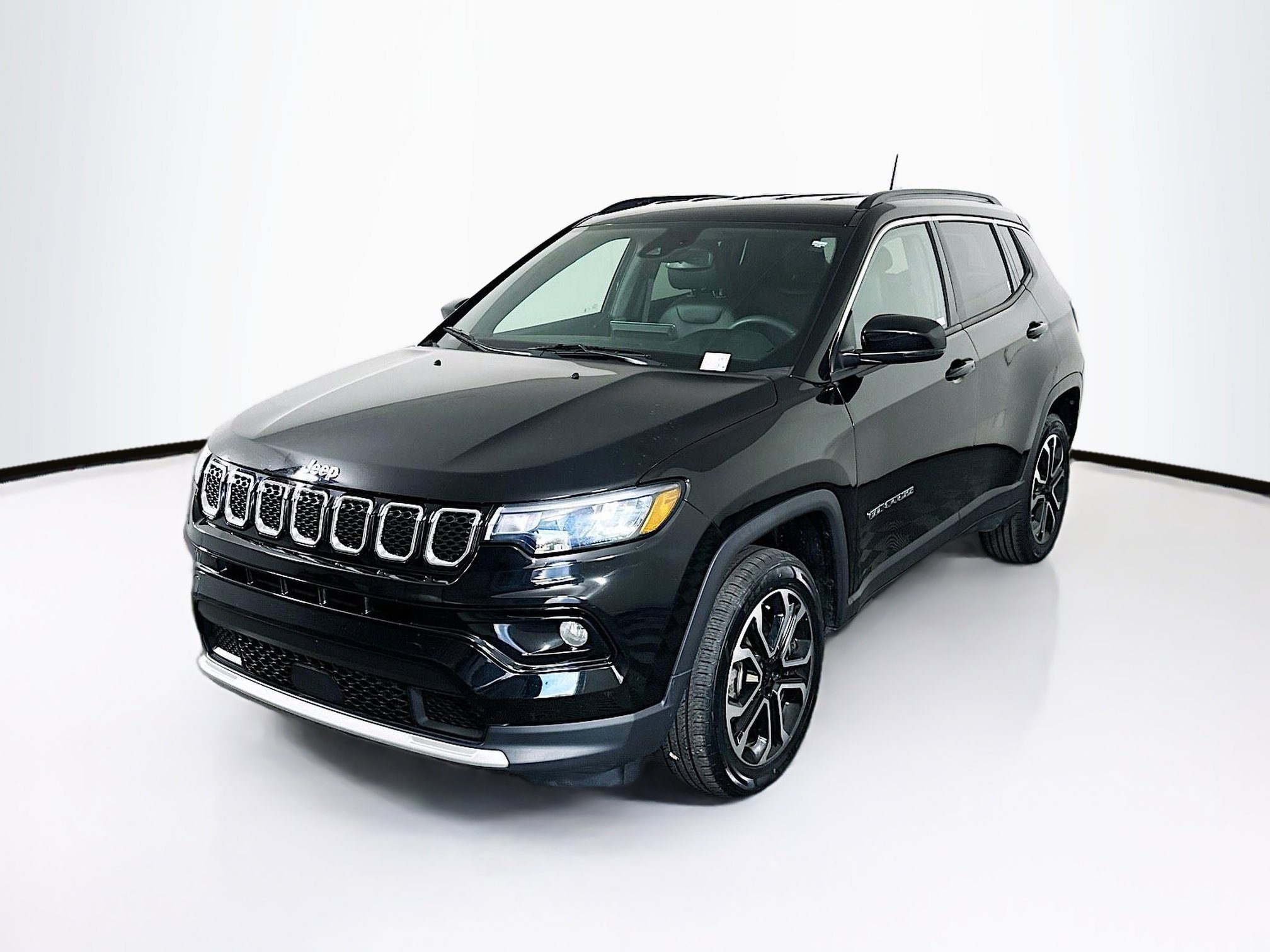 Used 2023 Jeep Compass Limited AWD/4WD image 3