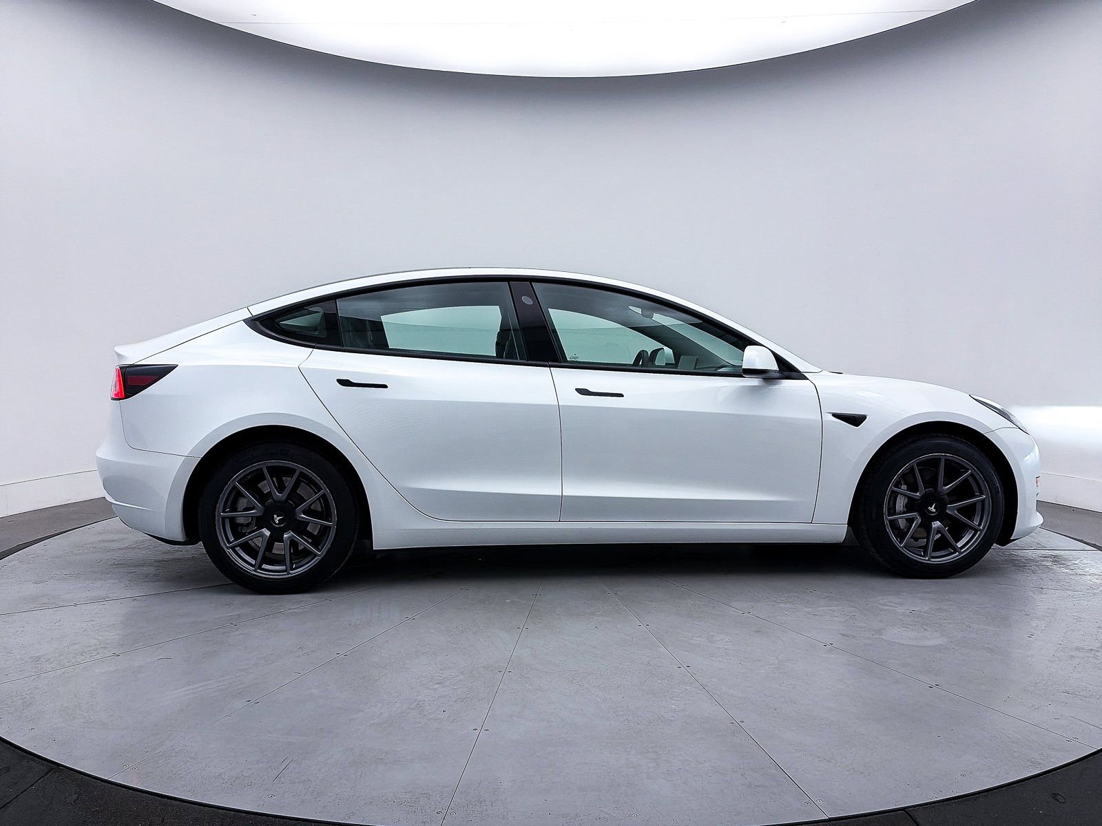 Used 2023 Tesla Model 3 Standard Range image 35
