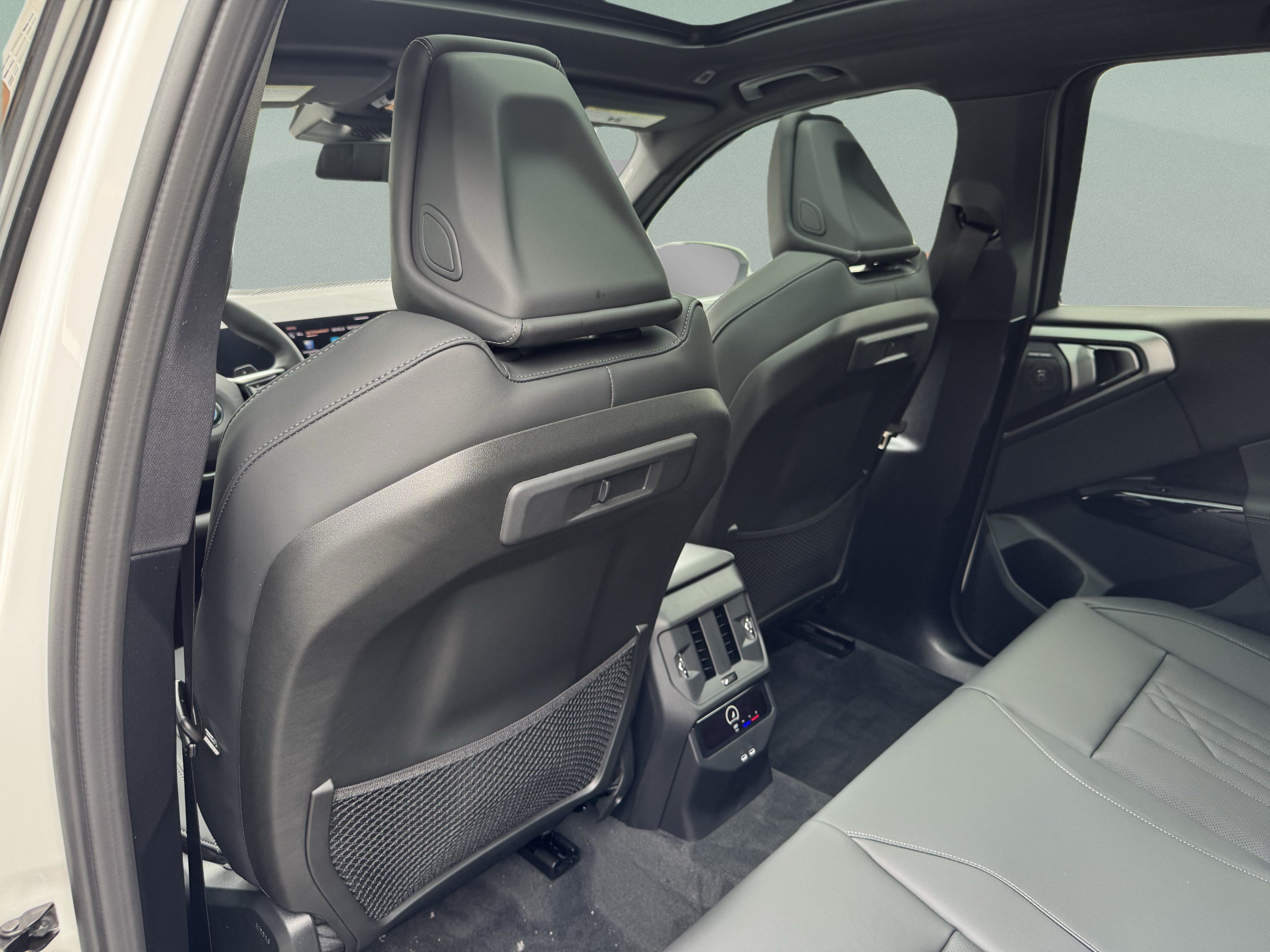 New 2026 BMW X3 xDrive30i w/ Premium Package AWD/4WD image 24