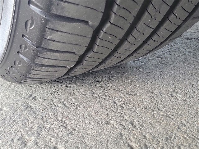 Used 2024 GMC Terrain SLT image 32